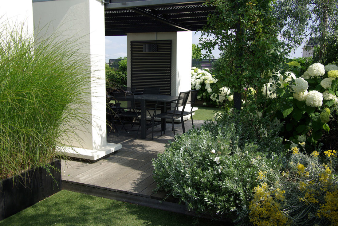 Terrasse design haut de gamme pergola Neuilly Olivia Bochet